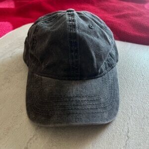 {Brandy Melville} Gray Baseball Hat